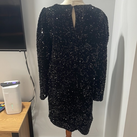 Size S H and M sequin dress - Picture 3 of 3